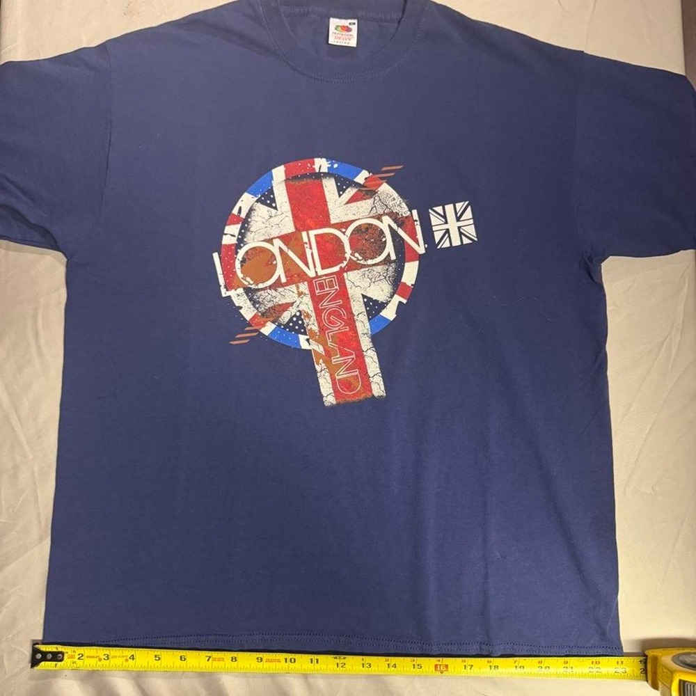 Fruit of the Loom London England Union Jack Graphic Tee — Size XL
